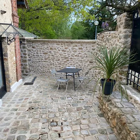 Holiday home Duplex Avec Et Cour Privee *