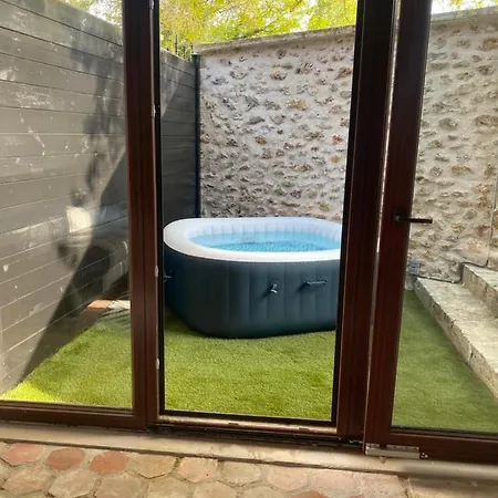 Duplex Avec Et Cour Privée * Bonnelles