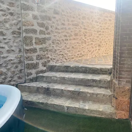 Duplex Avec Et Cour Privée * Bonnelles