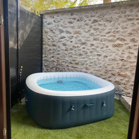 Сasa de vacaciones Duplex Avec Et Cour Privée