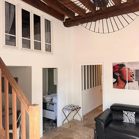 Duplex Avec Et Cour Privée * Bonnelles