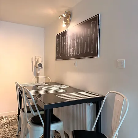Duplex Avec Et Cour Privée * Bonnelles