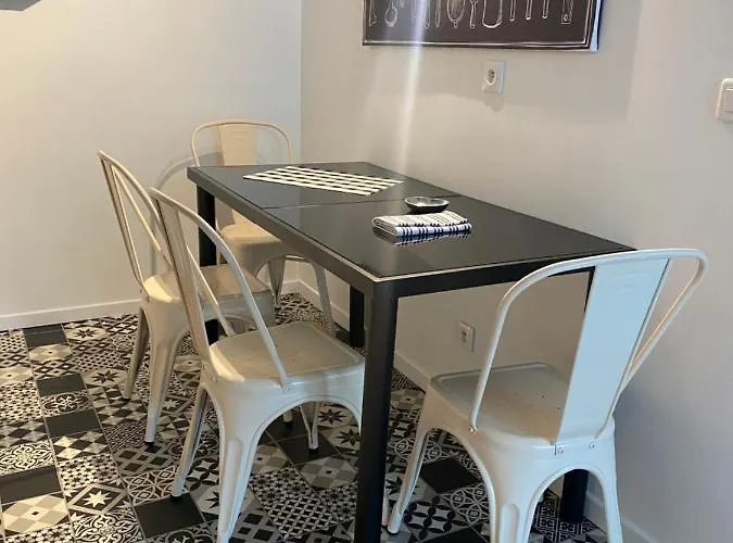 Duplex Avec Et Cour Privee * Bonnelles