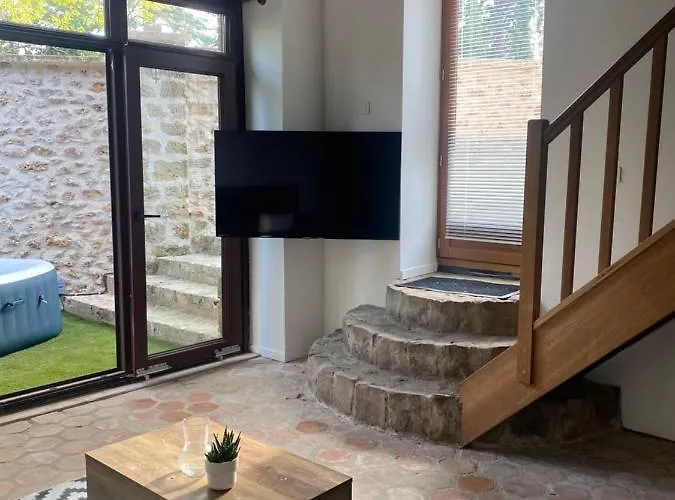 Duplex Avec Et Cour Privee * Bonnelles