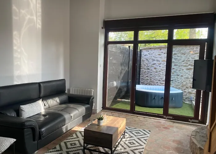 Duplex Avec Et Cour Privee * Bonnelles