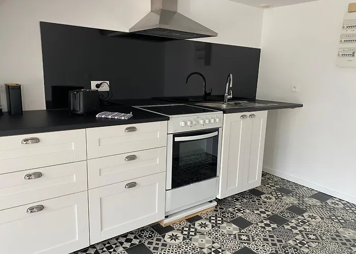 Duplex Avec Et Cour Privee Bonnelles